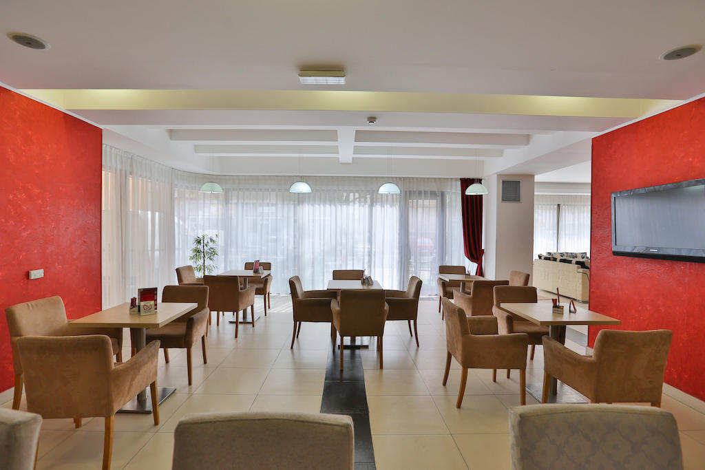 Hotel Putnik Novi Sad Exterior photo