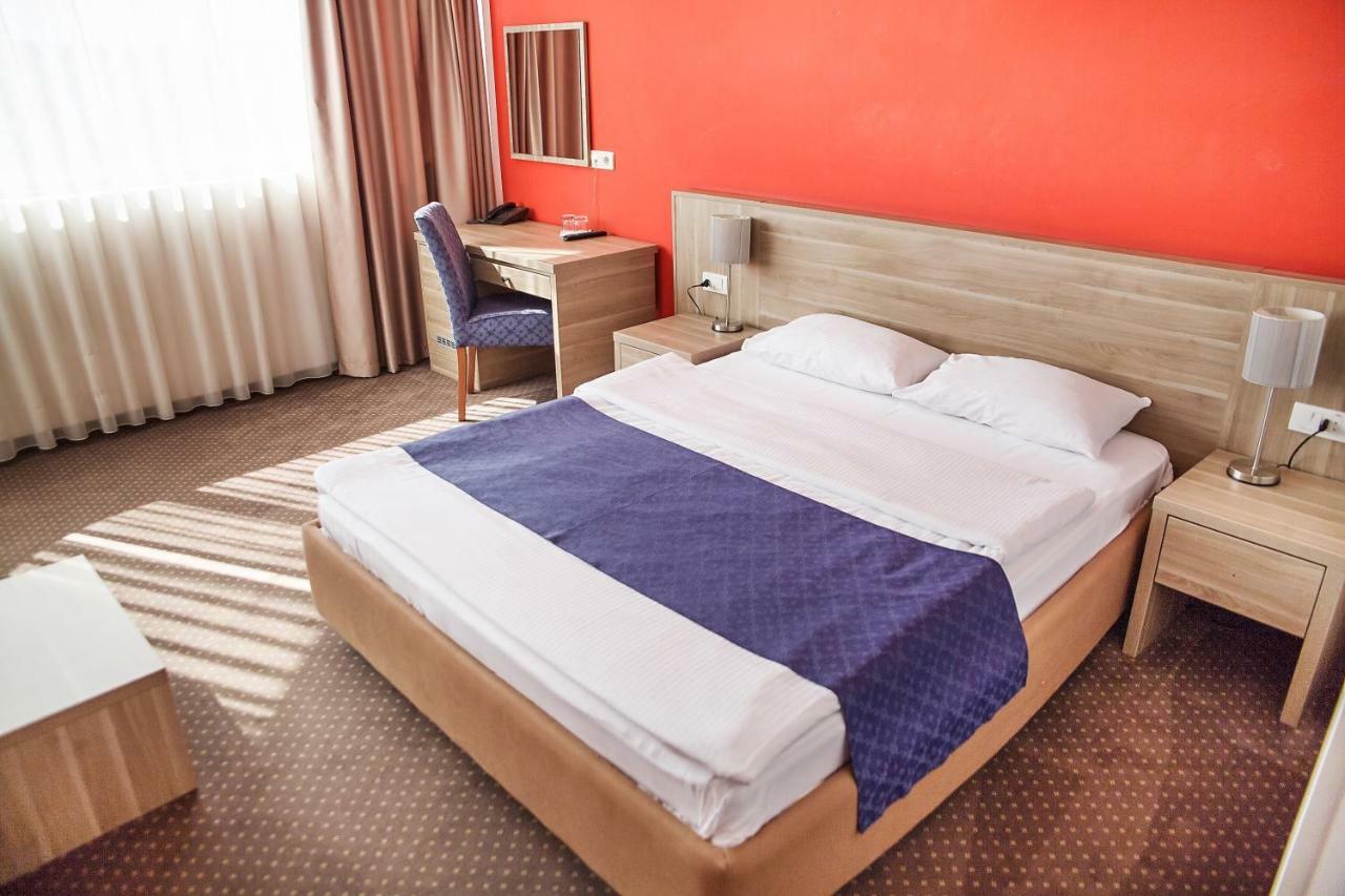 Hotel Putnik Novi Sad Exterior photo